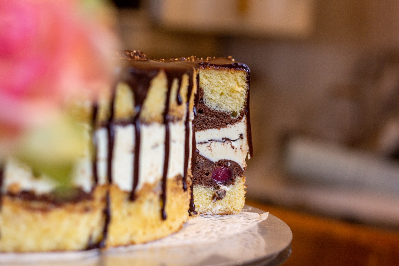 Bild von der hohen Donauwelle auf einer Kuchenplatte