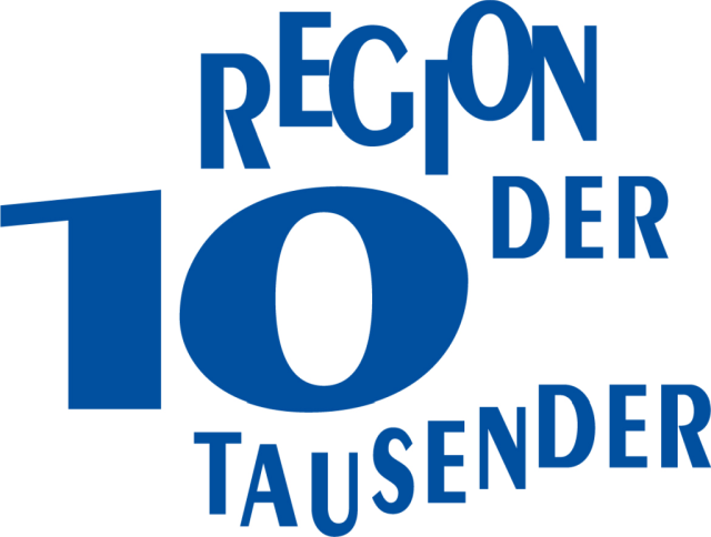 Blaues Logo mit Schriftzug Region der 10Tausender