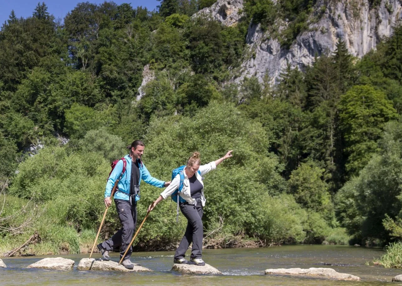 Wandern im Donautal über Flüsse