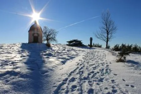 winterlandschaft alter berg donaubergland