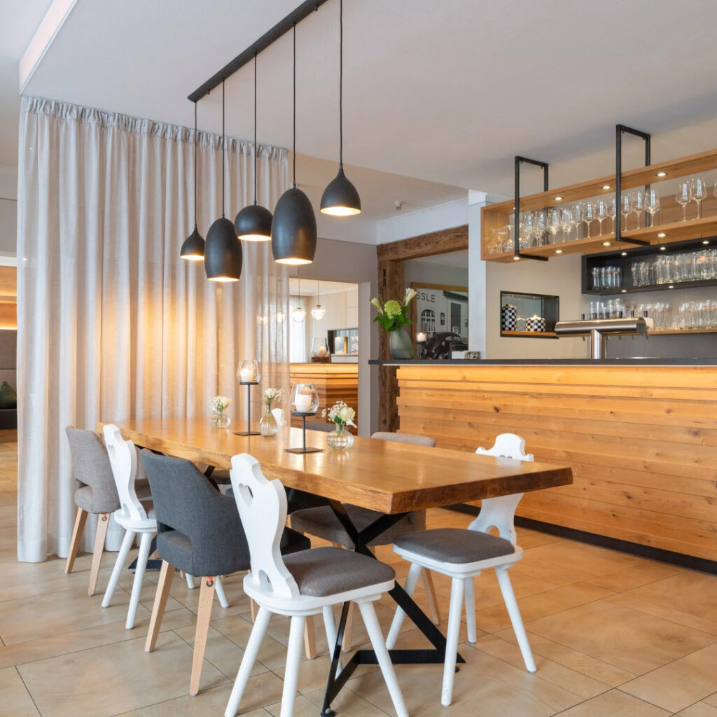 Hotel Gasthof Rössle Frohnstetten: Regionale, saisonale Küche in gemütlicher Atmosphäre. Ideal für Genießer und Ausflügler im Donaubergland.
