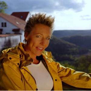 Alexandra Hoffmann moderiert den Imagefilm der Ferienregion Meßkirch-Leibertingen-Sauldorf. © Meßkirch